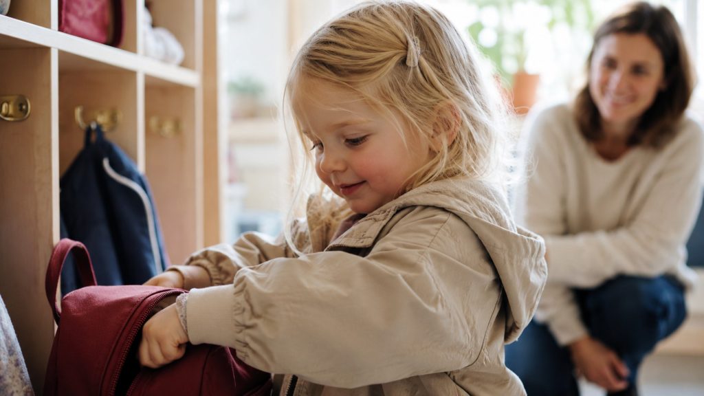 Förskolan är hörnstenen i föräldraledigheten. Vi förklarar 2026 maxtaxa och kösystemet.